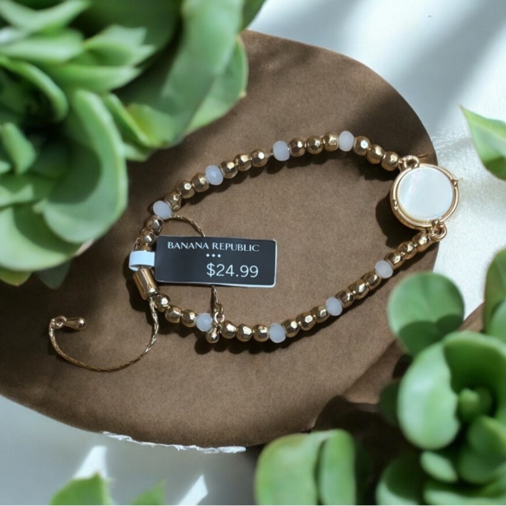 Banana Republic Gold And Cream Beaded Bracelet Dainty W/ Ivory Center Circle NWT